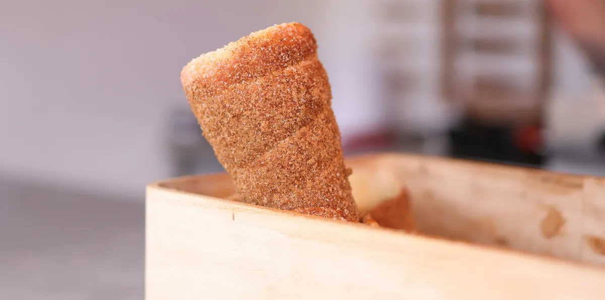 Leköpték a székely kürtőskalács-árust a karácsonyi vásárban Nagykárolyiban