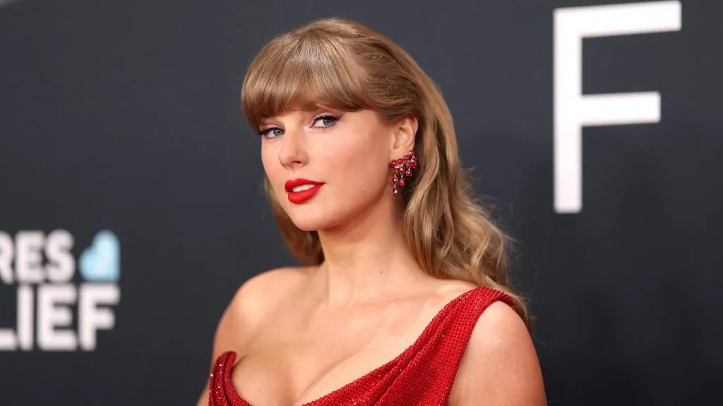 LOS ANGELES, CALIFORNIA - FEBRUARY 02: Taylor Swift attends the 67th Annual GRAMMY Awards on February 02, 2025 in Los Angeles, California.   Matt Winkelmeyer/Getty Images for The Recording Academy/AFP (Photo by Matt Winkelmeyer / GETTY IMAGES NORTH AMERICA / Getty Images via AFP), gyémánt