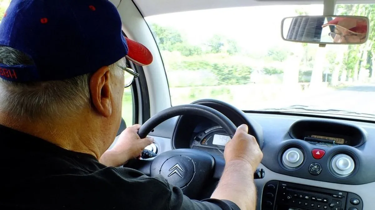 Idős sofőr okozott súlyos közlekedési balesetet