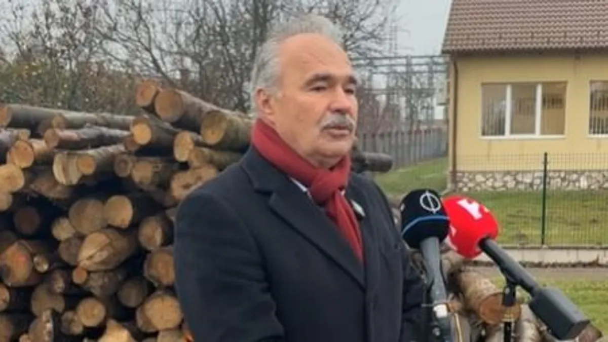 Nagy István: Kétszázezer családnak segít a szociális tűzifa program