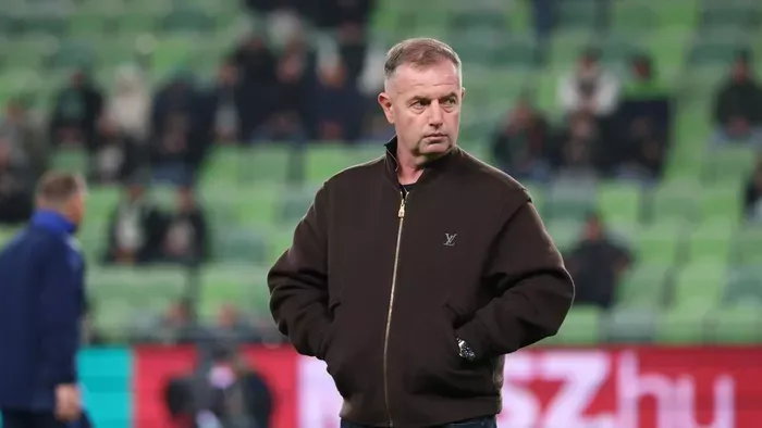 Parádé Louis Vuitton-dzsekiben: az edző volt a Kisvárda legjobbja a Fradi ellen