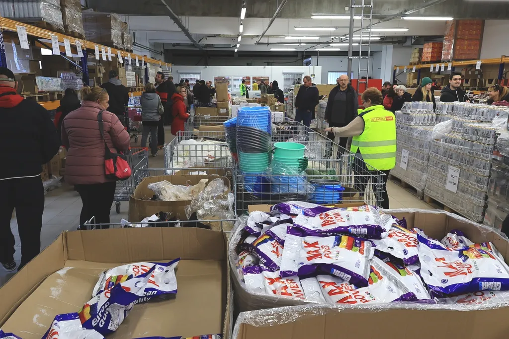 Basket Plus áruház, BasketPlus, kereskedelem, szupermarket, vásárlás, diszkont