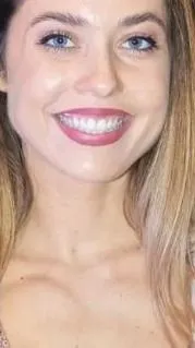 Falatnyi bikiniben pózolt, nagyot villantott Rubint Rella