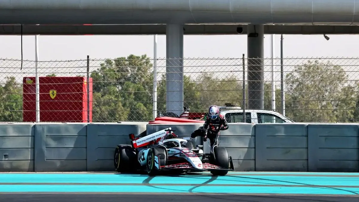 Sokkoló balesetet okozott a Forma-1-es csapat pilótája a szezon után