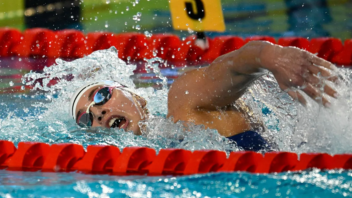 Sárkány és Ábrahám egyéni csúccsal döntős, országos rekord a női gyorsváltótól a rövidpályás úszó Eb-n