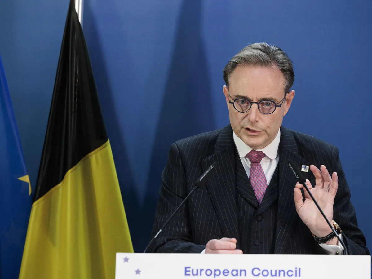 Von der Leyen ezt nem teszi zsebre, Belgian Prime Minister Bart De Wever holds a press conference after a summit of Heads of State and Government of the European Union (18-19 December), in Brussels, on Thursday 18 December 2025. BELGA PHOTO NICOLAS MAETERLINCK (Photo by NICOLAS MAETERLINCK / BELGA MAG / Belga via AFP)