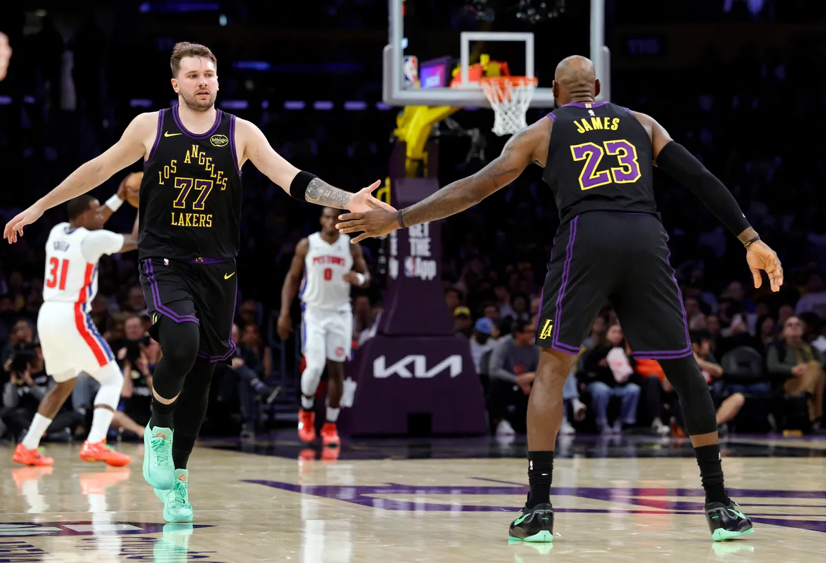 LeBron James (jobb oldalon) még mindig remek formában játszik