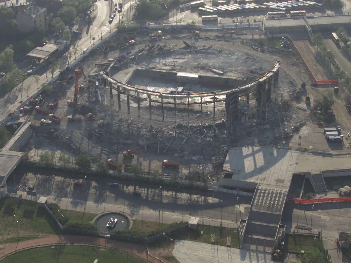 Budapest Sportcsarnok, BudapestSportcsarnok, 

leégett Budapest Sportcsarnok                légi fotó, légi felvétel, BS romok épület maradvány, város légifotó, légifelvétel