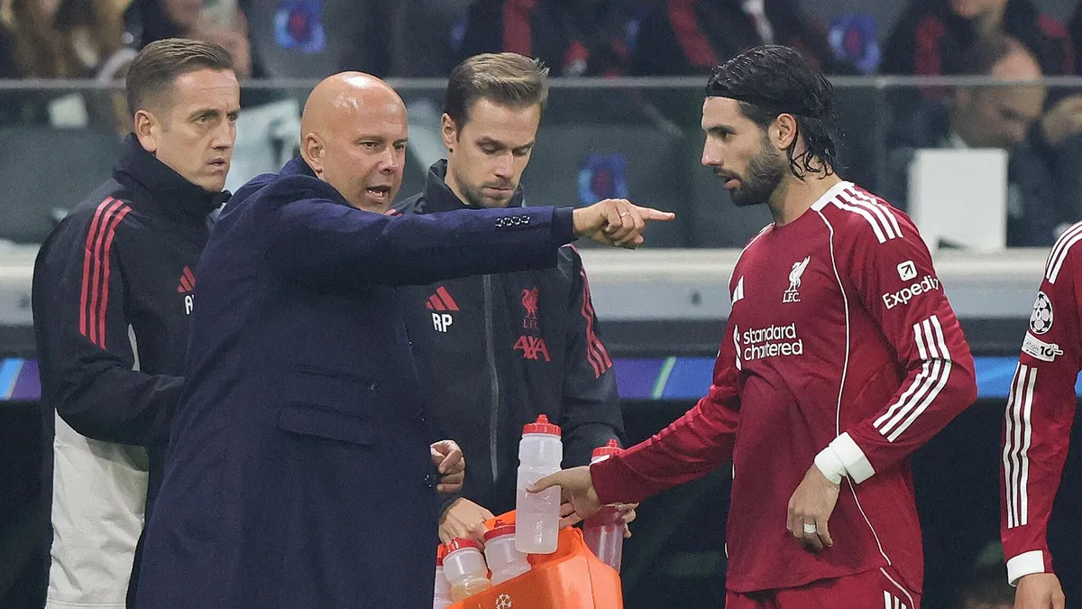 „Két ember helyett is képes futni" – Arne Slot végre tisztázta Szoboszlai Dominik pozícióját