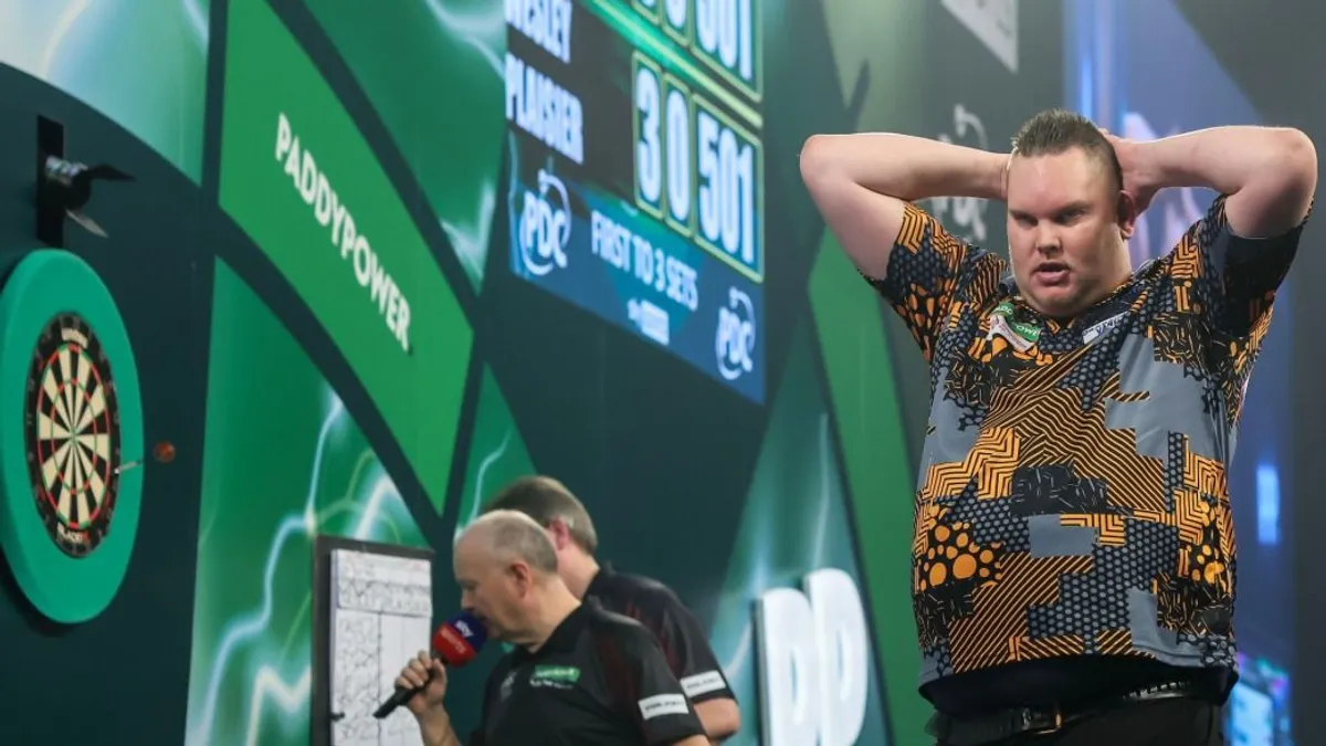 Drámai körülmények között bukott el a darts-vb megalázott meglepetésembere