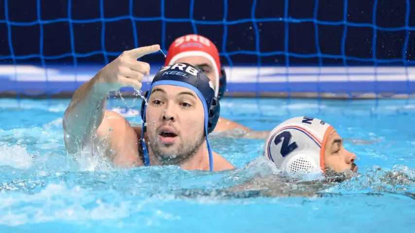 Századokra voltak csak a hollandok a bombameglepetéstől a szerbek ellen