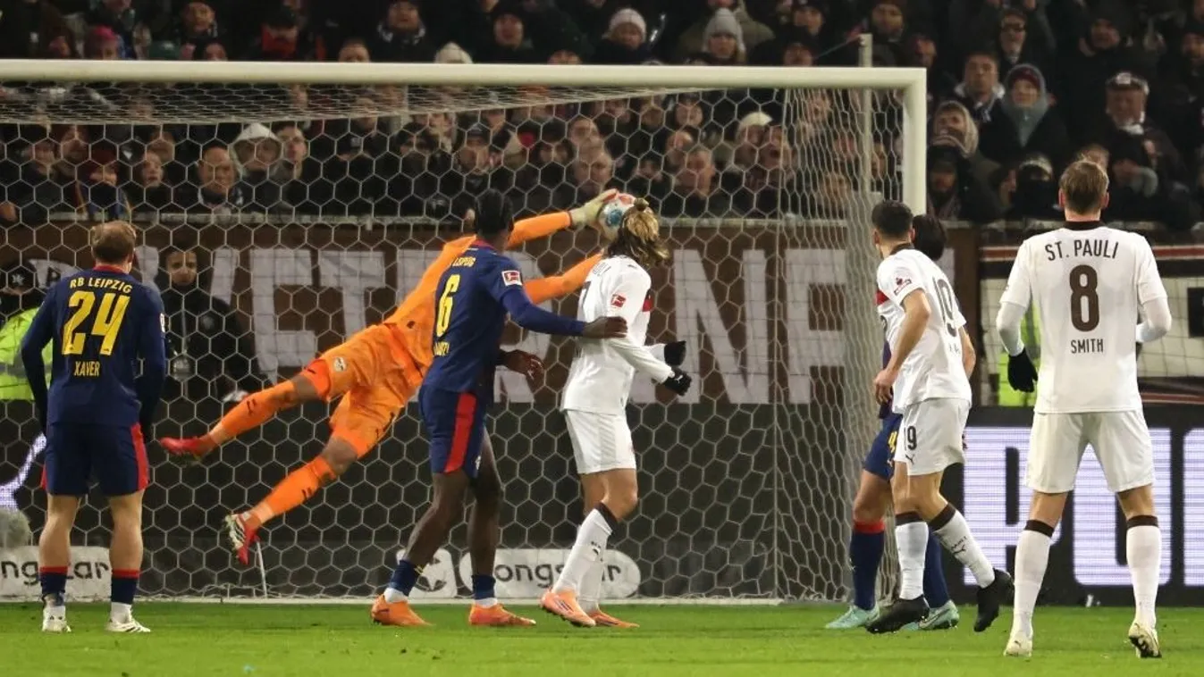 Gulácsi közel volt az újabb bravúrhoz, de a kiesőjelölt a utolsó pillanatban sokkolta Kép