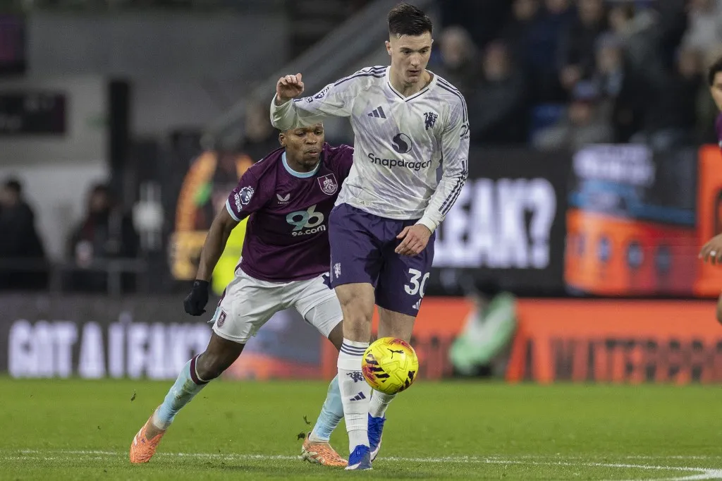 Benjamin Sesko #30 of Manchester United F.C. is in action during the Premier League match between Burnley and Manchester United at Turf Moor in Burnley, England, on January 7, 2026. (Photo by Mike Morese/MI News/NurPhoto) (Photo by MI News / NurPhoto via AFP)