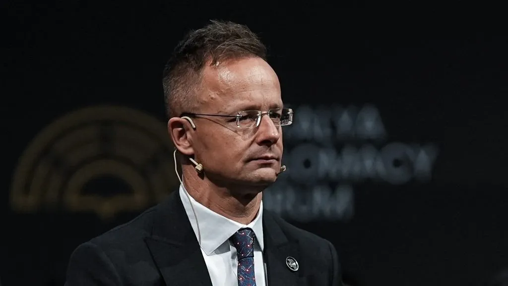 Hétfőn Szijjártó Péter külgazdasági és külügyminiszter lesz az Igazság órája vendége