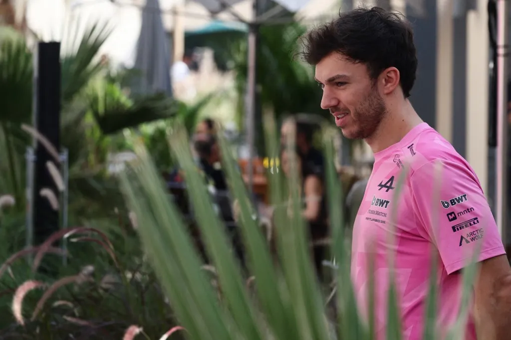 Pierre Gasly botrányt okozott a Forma-1-ben azzal, hogy Michael Schumacher síelős fotóit másolta