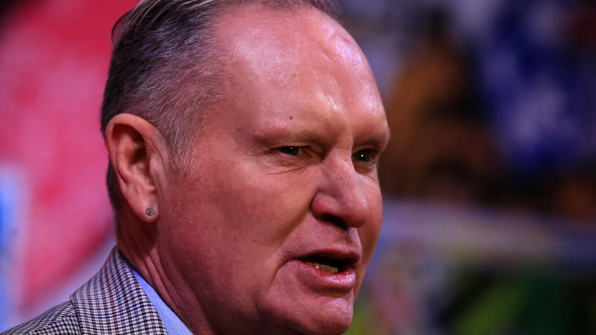 Féltette az életét: hat bordája eltört egy esés után, kórházba került a legendás focista