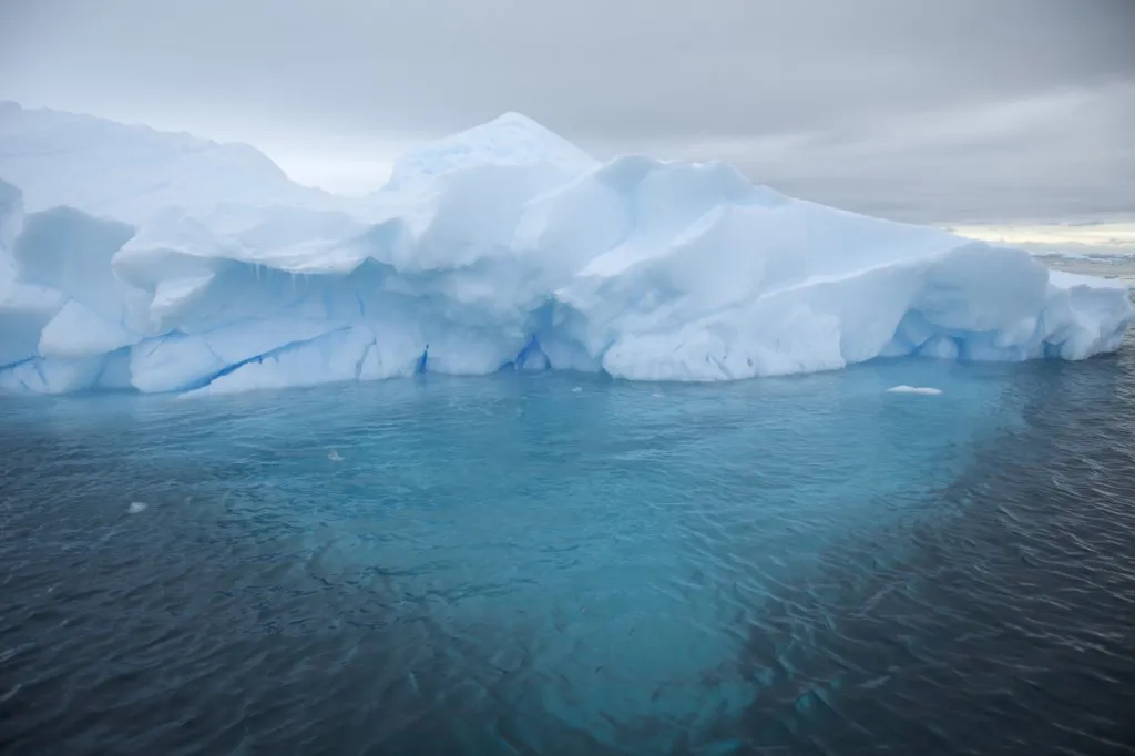 Az Antarktisz jégtakarója alatt rejtőző felszín új részletei váltak láthatóvá