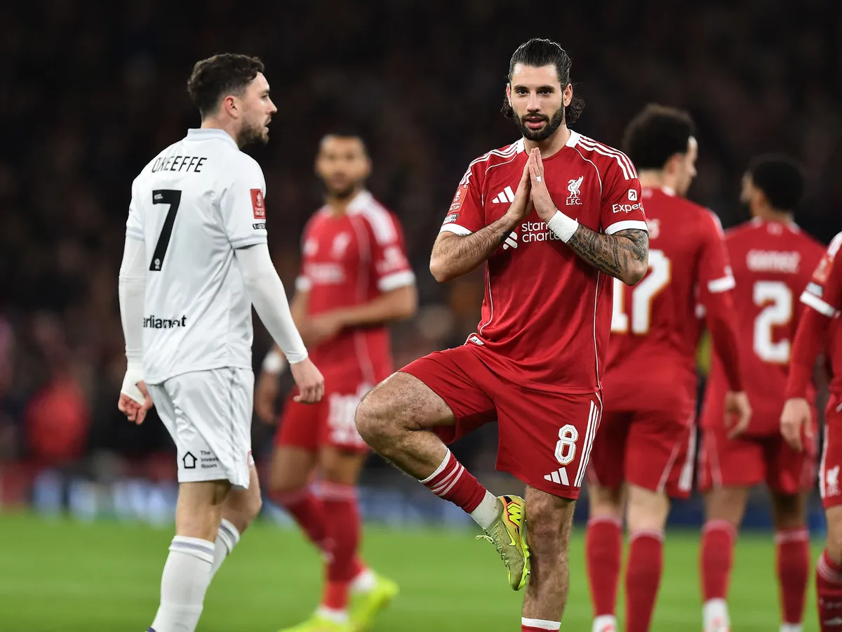 Szoboszlai Dominik új gólörömmel jelentkezett a Barnsley elleni FA-kupa meccsen