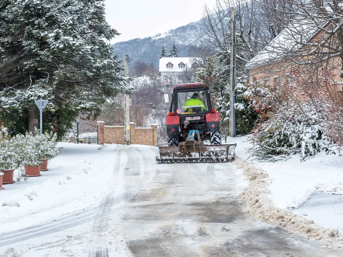 Egyelőre nem okozott jelentős problémát a hóhelyzet