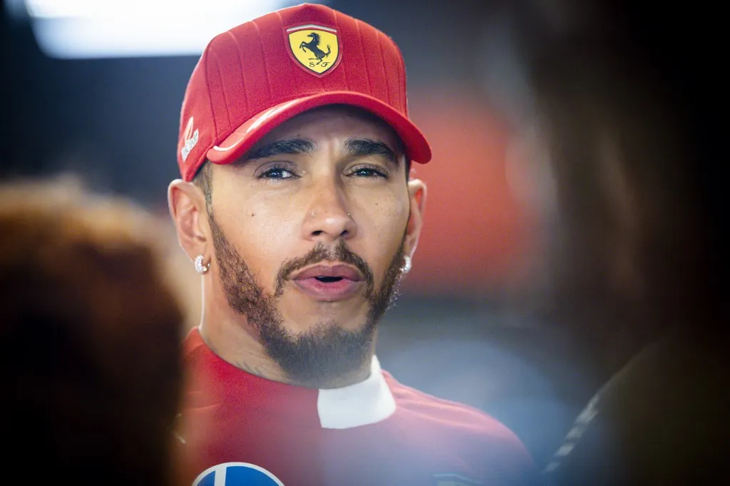 Lewis Hamilton a csapaton belüli harmóniát dicsérte