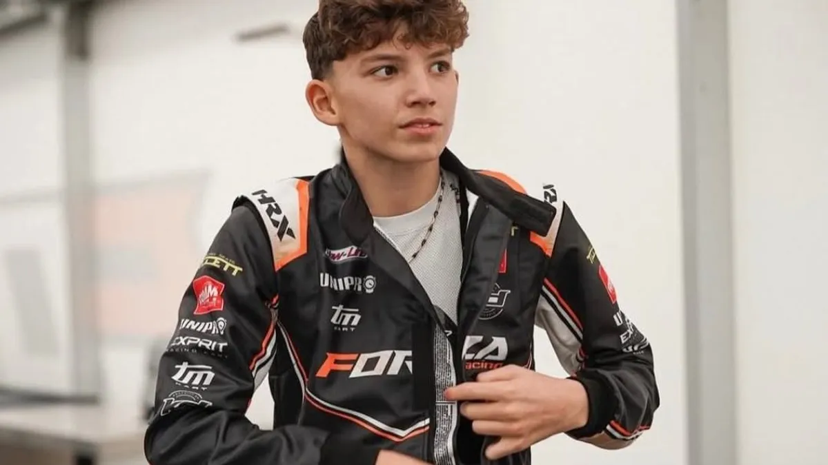 Szenzáció: Fernando Alonso csapata szerződtette az egyik legtehetségesebb magyar autóversenyzőt