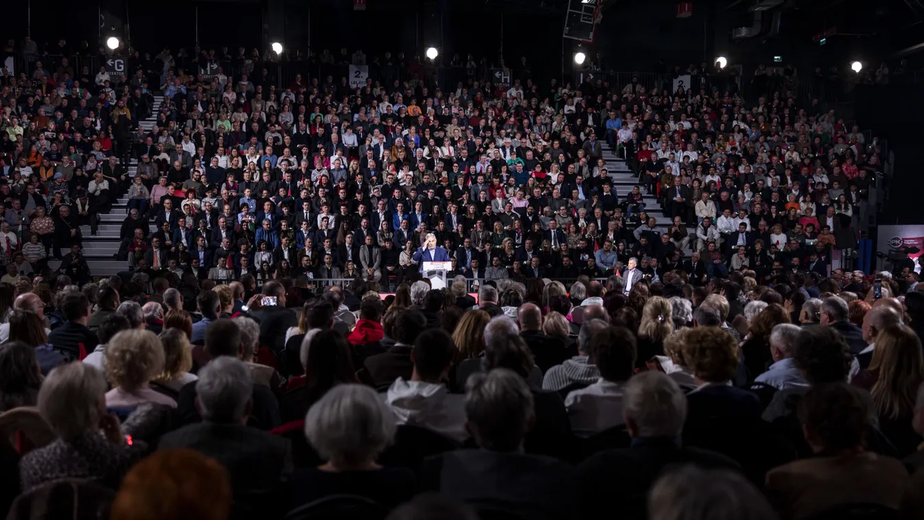 Egy tűt se lehetett leejteni a miskolci DPK gyűlésen – galéria Kép