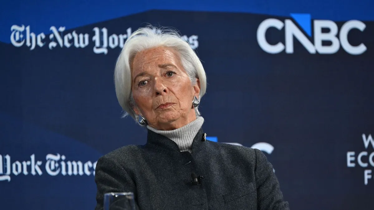 Davos: kitört a világbotrány, összeomlott a díszvacsorán az Európai Központi Bank elnöke