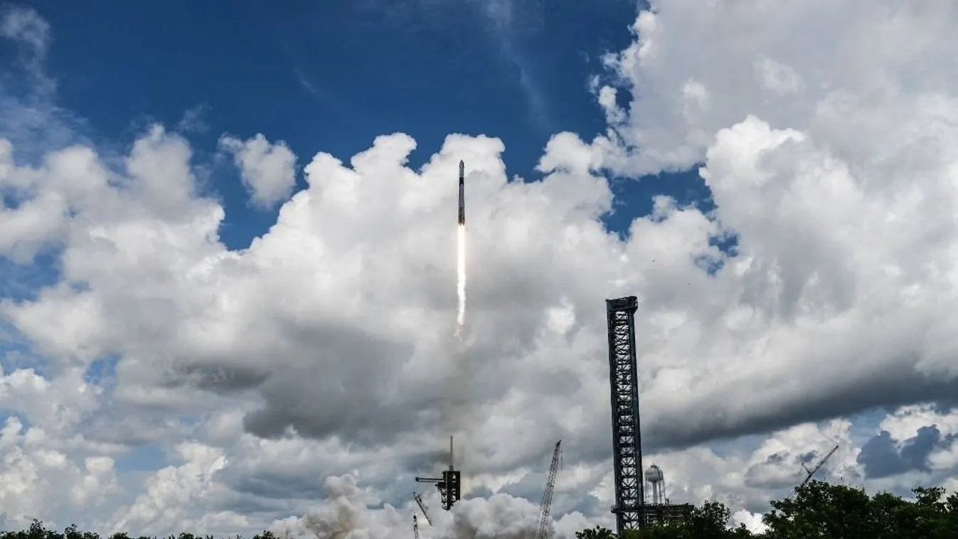 Musk megint nagyot dörrentett Kép