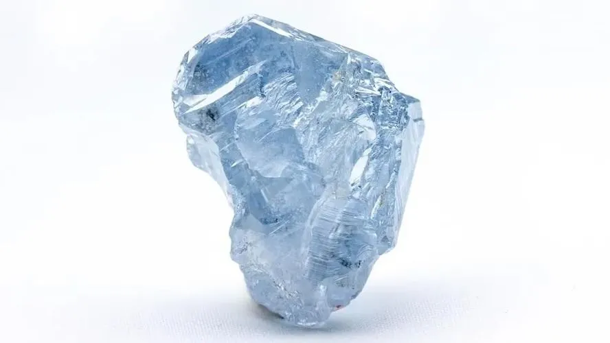A Petra Diamonds vállalat által közreadott kép a fantasztikus, 42 karátos gyémántról, mely akár 40 millió dollárt (kb. 13,4 milliárd forint) is érhet