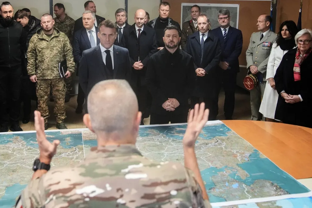 35 ország vezetői ülnek tárgyalóasztalhoz Párizsban