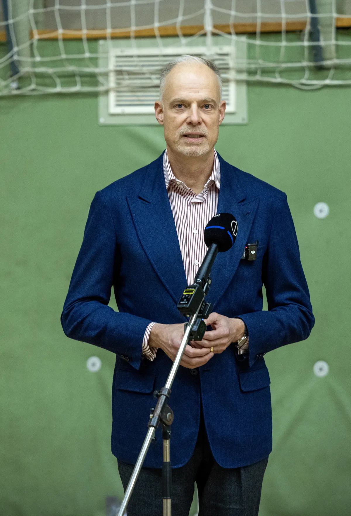 Szalay-Bobrovniczky Kristóf honvédelmi miniszter beszédet mond a XIII. Uray Attila labdarúgó emléktorna díjátadóján Szerencsen, a Kulcsár Anita Városi Sportcsarnokban 2026. január 17-én.MTI/Erdős József