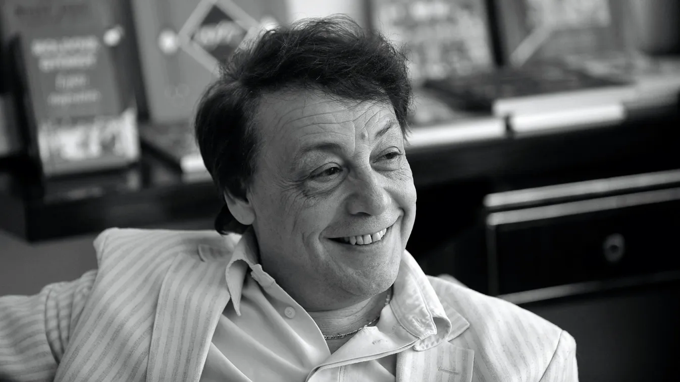 Csalók próbálnak hasznot húzni Fenyő Miklós tragédiájából Kép