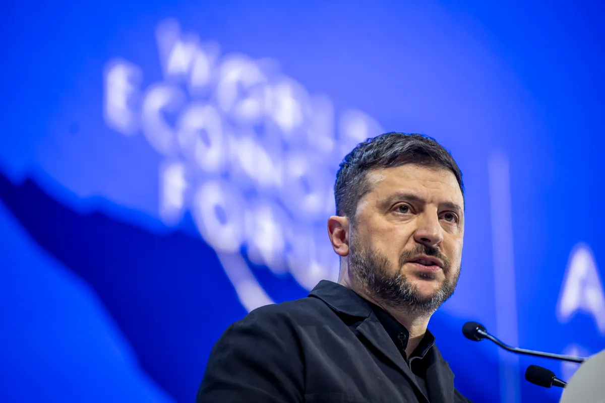 Davos, 2026. január 22.
Volodimir Zelenszkij ukrán elnök felszólal az 56. Világgazdasági Fórumon a svájci Davosban 2026. január 22-én. A január 23-ig tartó rendezvény mottója: A párbeszéd szelleme.
MTI/EPA/Keystone/Gian Ehrenzeller