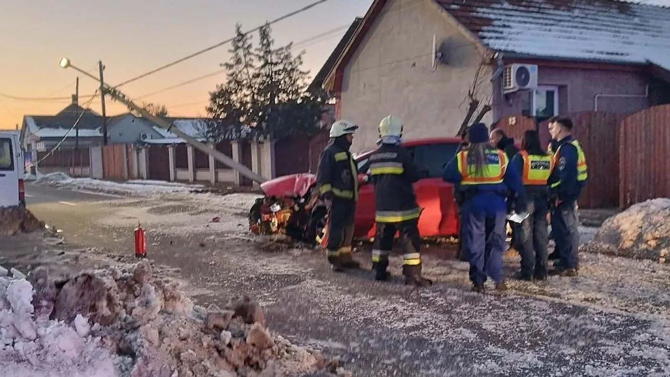 Kidöntötte a villanyoszlopot egy autó, sokan maradtak áram nélkül ebben a városban Kép