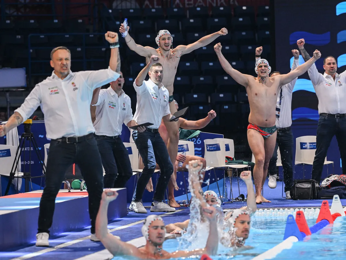 Belgrád, 2026. január 18.
A magyar kispad a belgrádi férfi vízilabda Európa-bajnokság középdöntőjének E csoportjában játszott&nbsp;Magyarország - Szerbia mérkőzésen a Belgrade Arenában 2026. január 18-án.
MTI/Czeglédi Zsolt