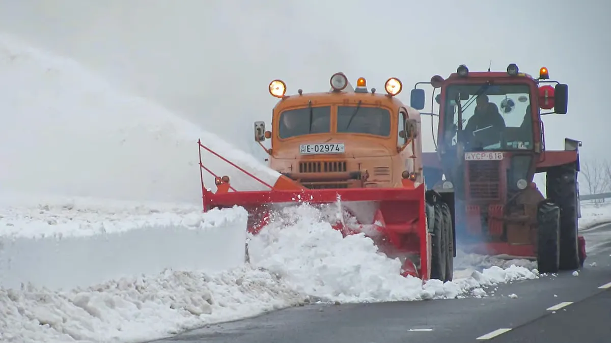 55 éves ZIL hómaró, ZILhómaró, időjárás, tél, havazás, hó, hóhelyzet, hómentesítés