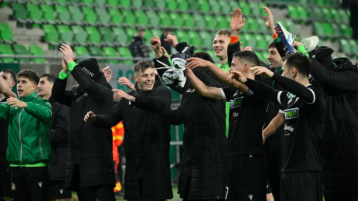 Budapest, 2026. január 25.
A Győr játékosai ünneplik győzelmüket a labdarúgó Fizz Liga 19. fordulójában játszott Ferencvárosi TC - ETO FC Győr mérkőzés végén a Groupama Arénában 2026. január 25-én. A Győr 3-1-re győzött.
MTI/Purger Tamás