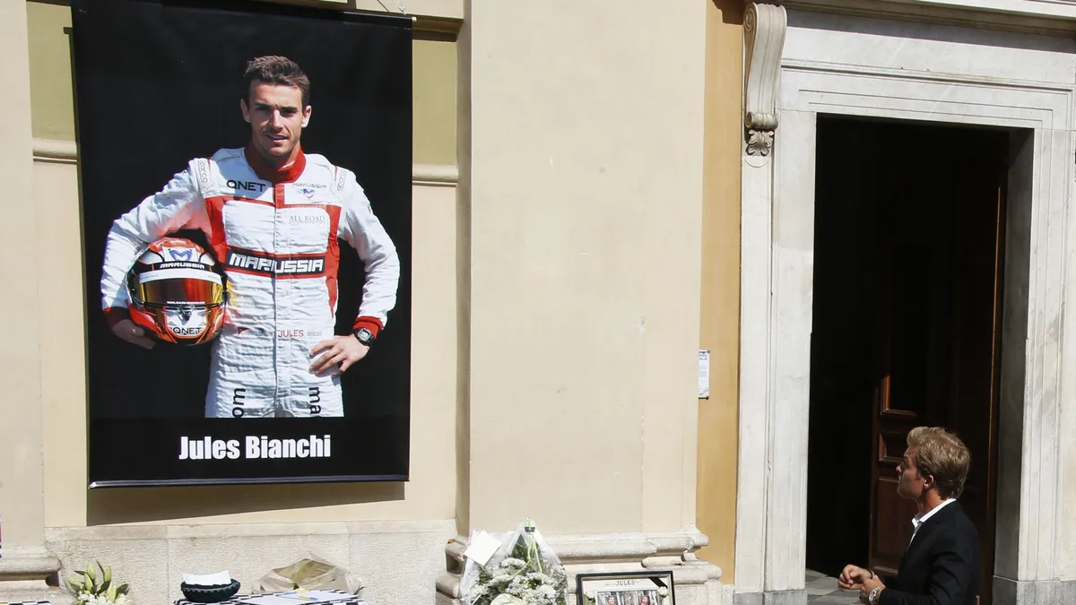 Tolvajok lopták Jules Bianchi emlékét
