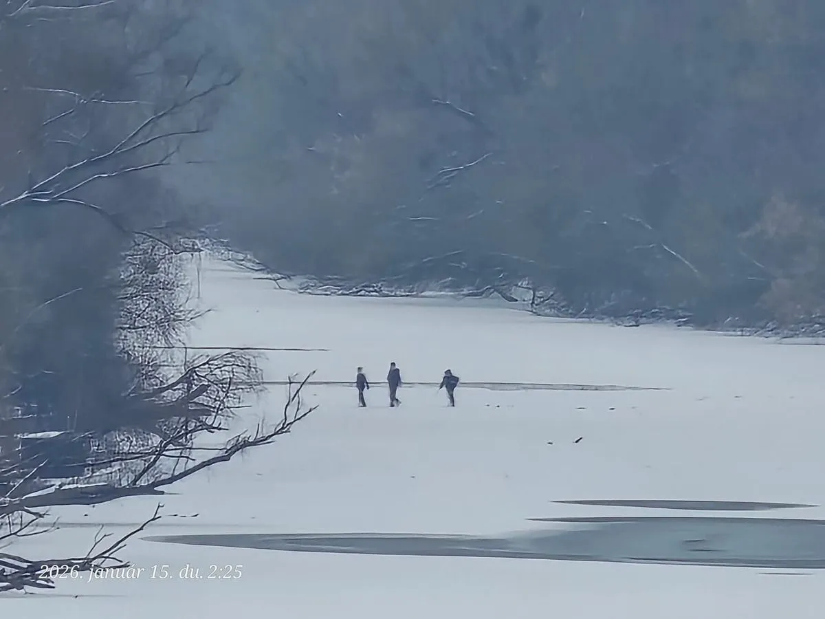 A jégre lépés percek alatt tragédiához vezethet, életveszélyes, amit ezek a gyerekek csináltak