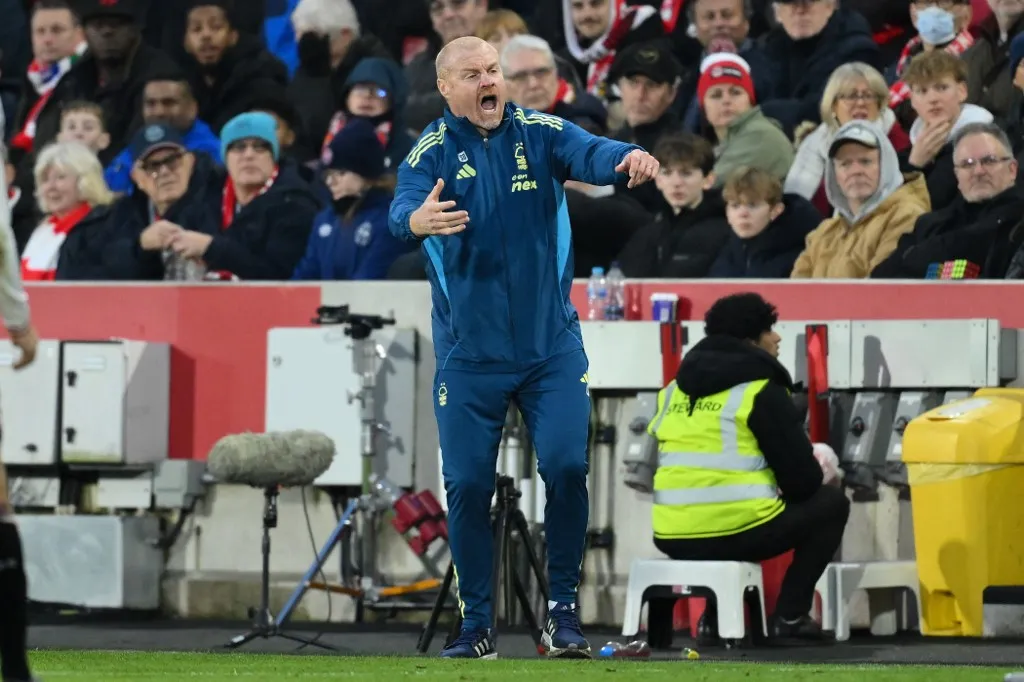 Sean Dyche, Nottingham Forest head coach, gestures during the Premier League match between Brentford and Nottingham Forest at the Gtech Community Stadium in Brentford, England, on January 25, 2026. (Photo by Jon Hobley/MI News/NurPhoto) (Photo by MI News / NurPhoto via AFP)