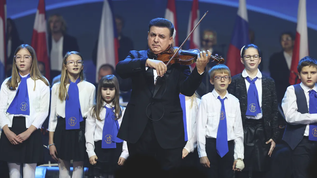 Mága Zoltán fontos üzenetet adott át