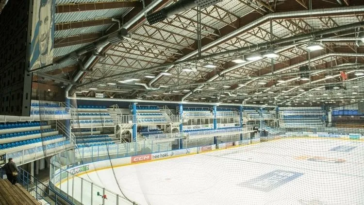 Ifjabb Ocskay Gábor Jégcsarnok