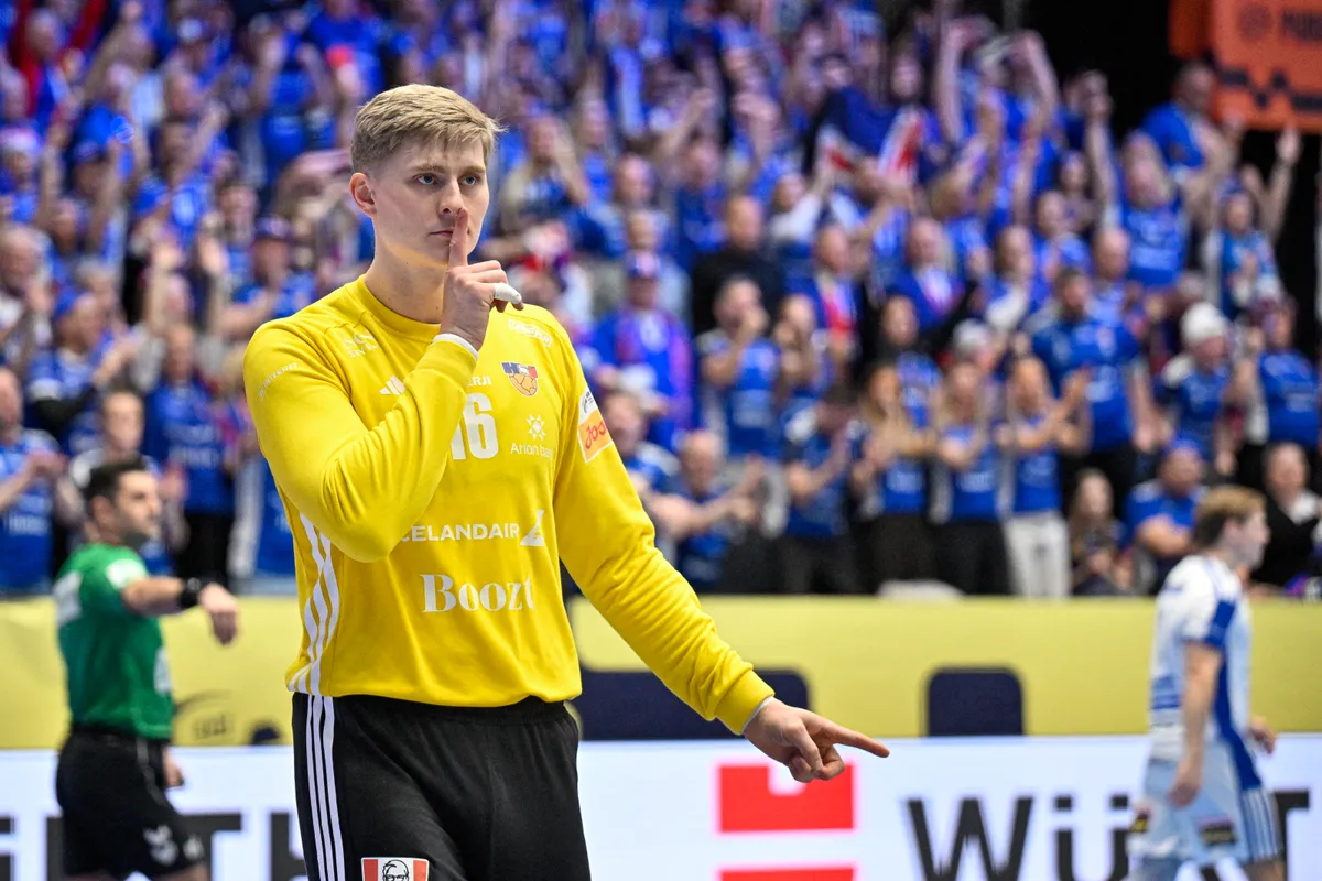 Iceland's goalkeeper Iceland's goalkeeper #16 Viktor Hallgrimsson reacts during the EHF Euro 2026 Group F preliminary round handball match between Hungary and Iceland in Kristianstad, Sweden, on January 20, 2026. (Photo by Johan Nilsson/TT / TT News Agency / AFP) / Sweden OUT