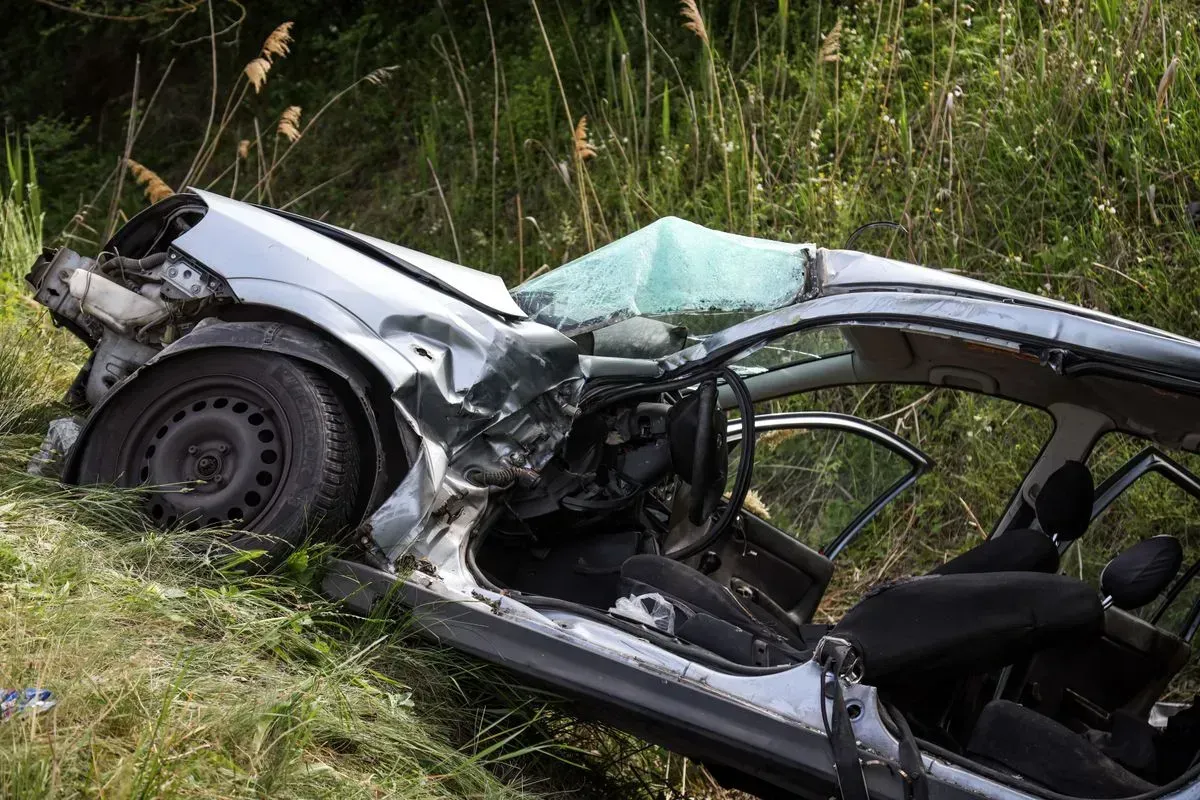 A baleset során Leventéék egy kombájnnal ütköztek