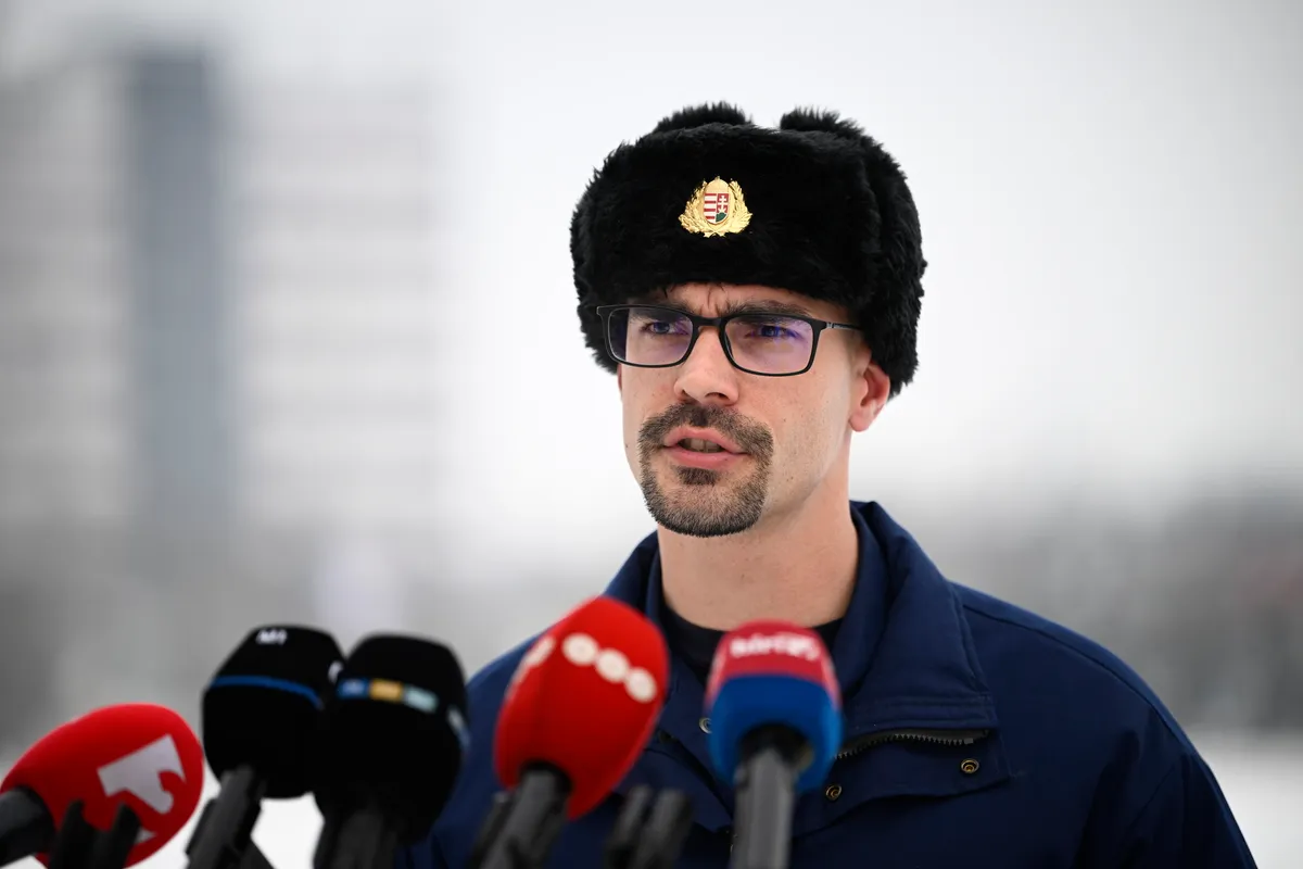 A hideg idő miatt az Operatív törzs arra kéri az embereket, hogy ahol riasztás van érvényben, ott aki teheti, ne induljon útnak.