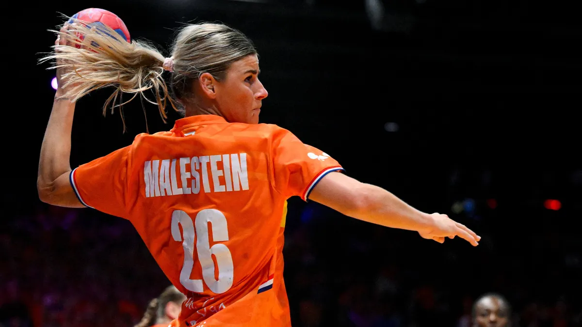 Szerződést hosszabbított világbajnok játékosával a Fradi – videó