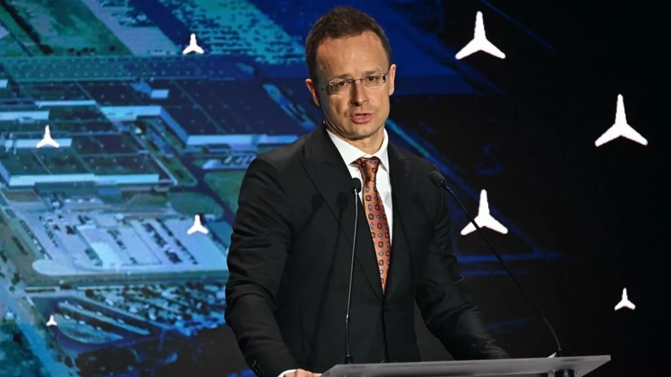 Szijjártó Péter: Maradjunk migránsmentes ország! Kép