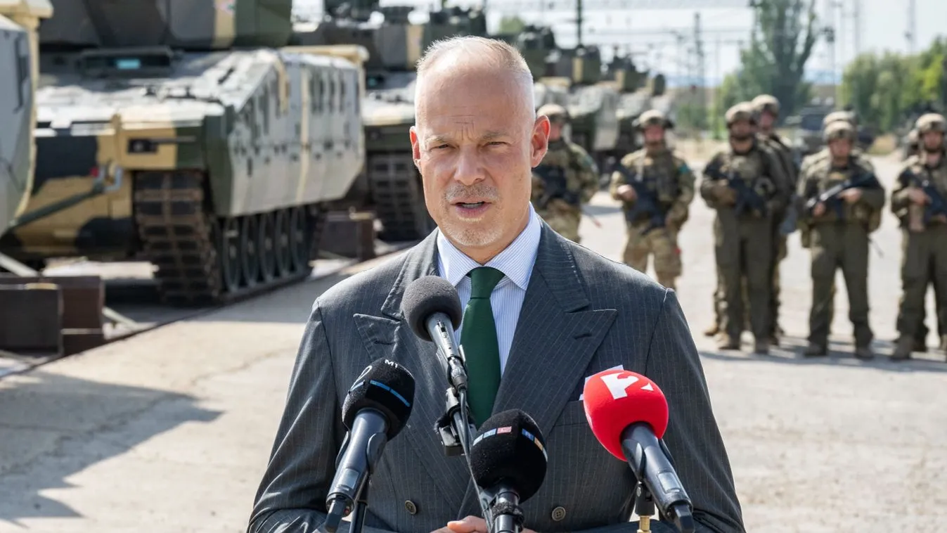 Szalay-Bobrovniczky: A Tisza Párt átadná a kiképzőgépeket Ukrajnának Kép