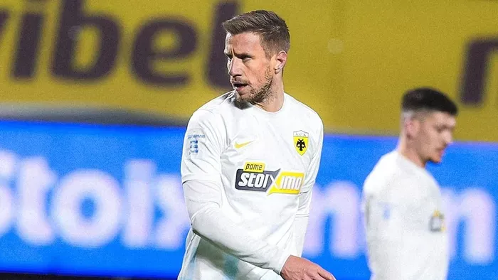 Kiborult az elnök: most érkezett Varga Barnabás, máris súlyos büntetést kapott az AEK-nál