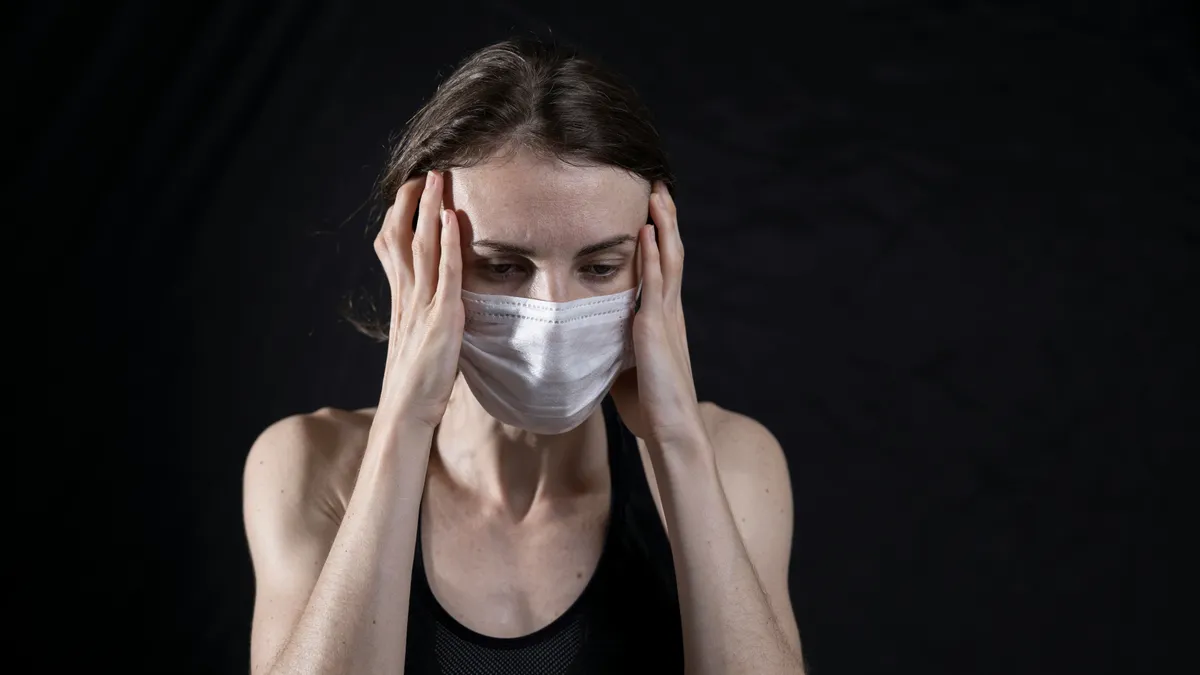 A szuperinfluenza a H3N2 agresszívan terjedő variánsa, amely korai és súlyosabb járványt okoz Európában.